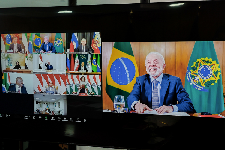 Lula propõe refundação do sistema multilateral em reunião virtual do BRICS