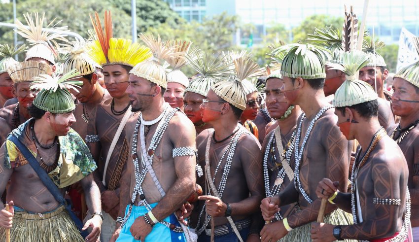 Bolsonaro cria conselho para barrar demarcação de terras indígenas