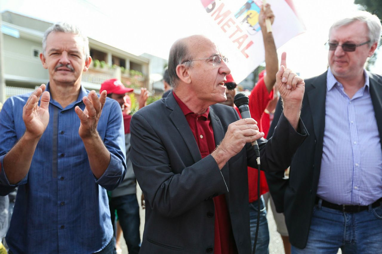 Imagens do Acampamento Lula Livre nesta segunda-feira (23)