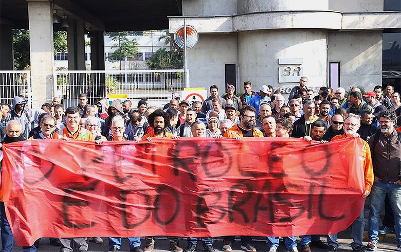 Parlamentares culpam gestão de Parente na Petrobras e acionam Justiça