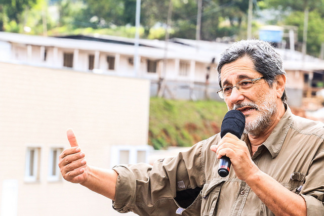 Política neoliberal deixa Brasil vulnerável à crise do petróleo, diz Gabrielli