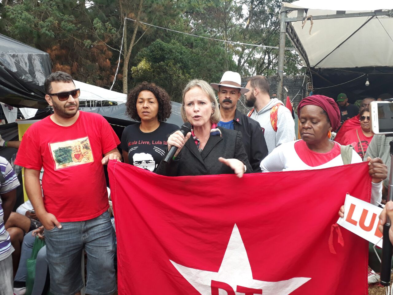 Em Curitiba, Ana Perugini anuncia: “atos de ódio não irão nos calar”