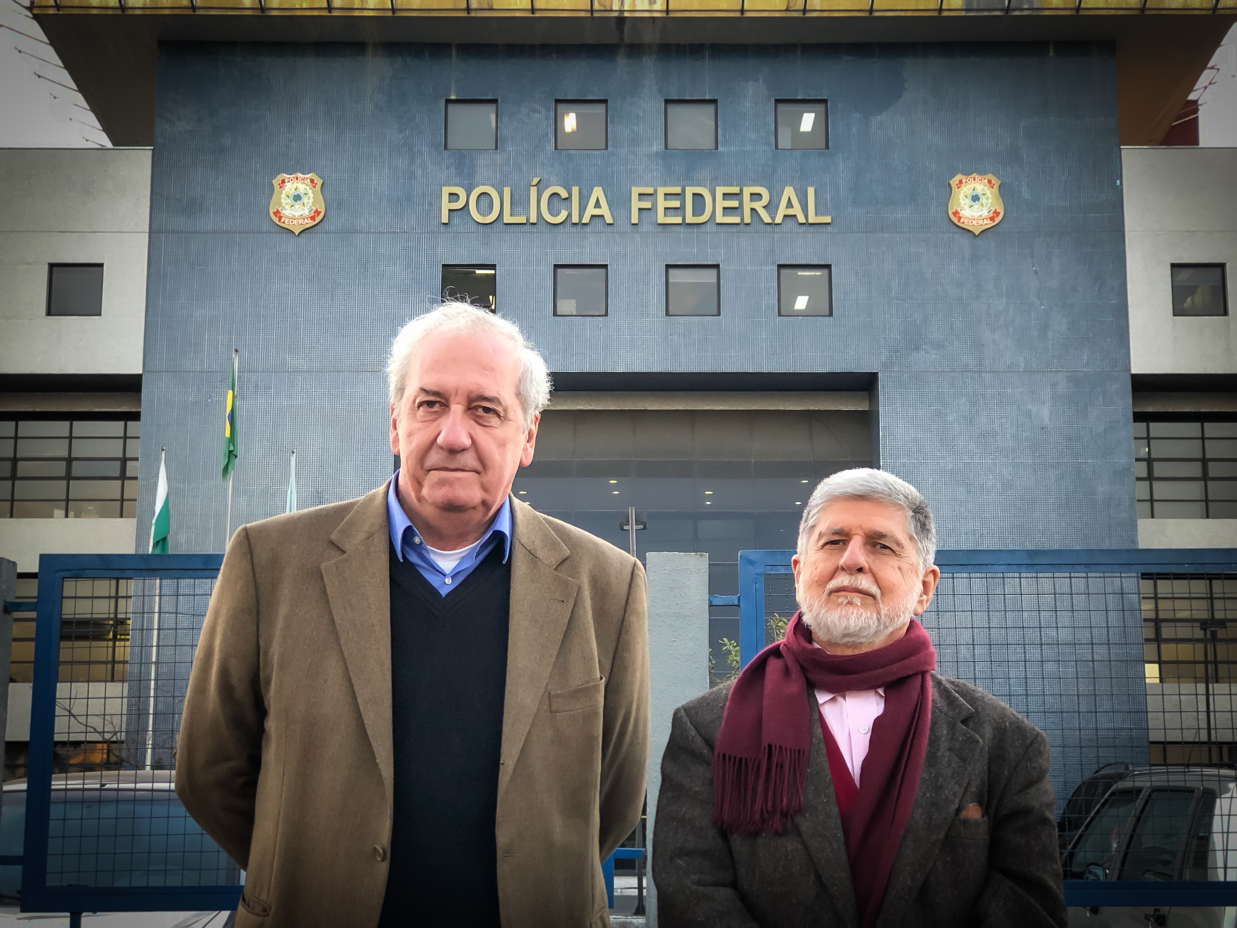 Lula não aceita trocar sua dignidade pela liberdade, diz Celso Amorim