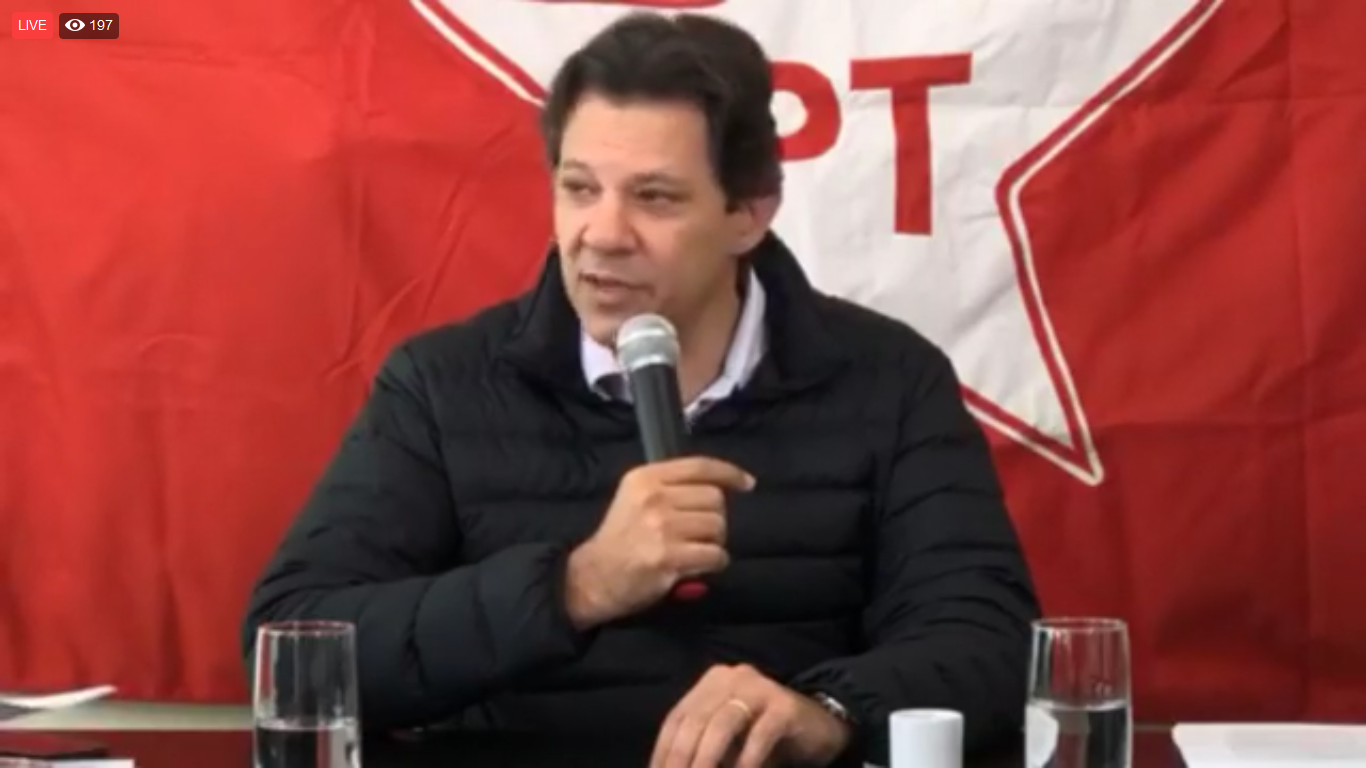 Assista: Haddad dá entrevista a blogueiros progressistas