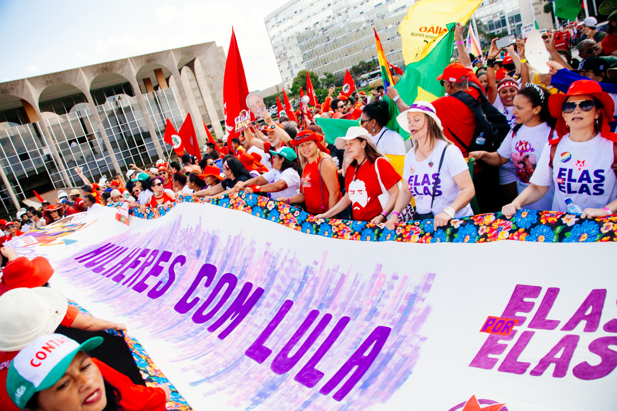Imagens de 15 de agosto: quando o povo garantiu Lula candidato