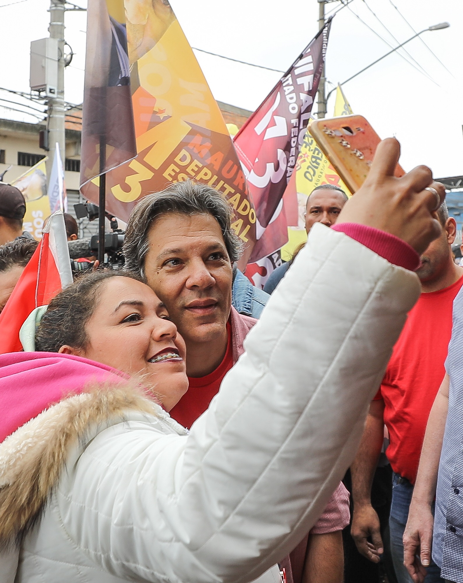 Fernando Haddad faz caminhada pelo distrito de Parelheiros