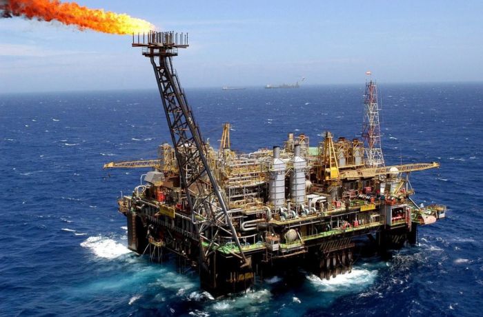 Privatização da Petrobras causará aumento nos preços dos combustíveis