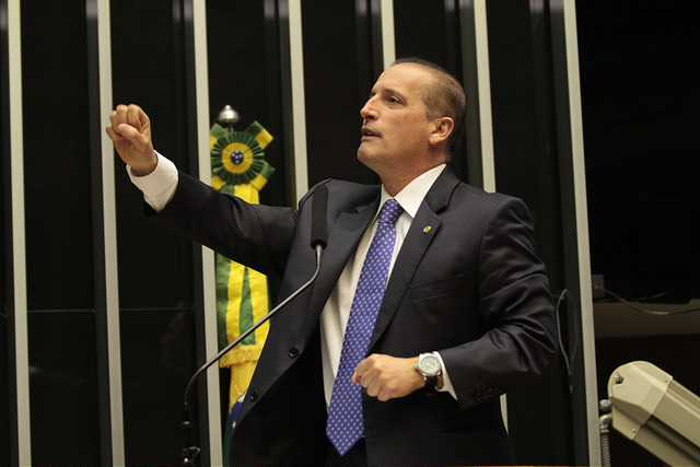 “Ministro” de Bolsonaro admite ter recebido R$100 mil em caixa 2