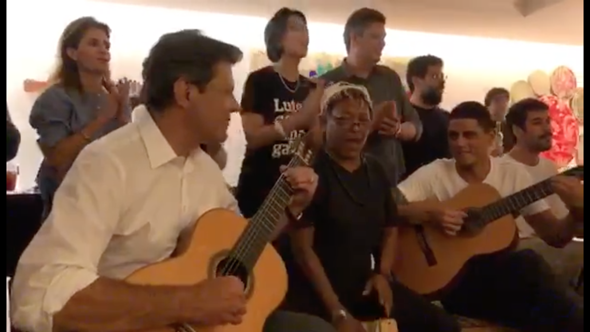 Assista e cante com Fernando Haddad