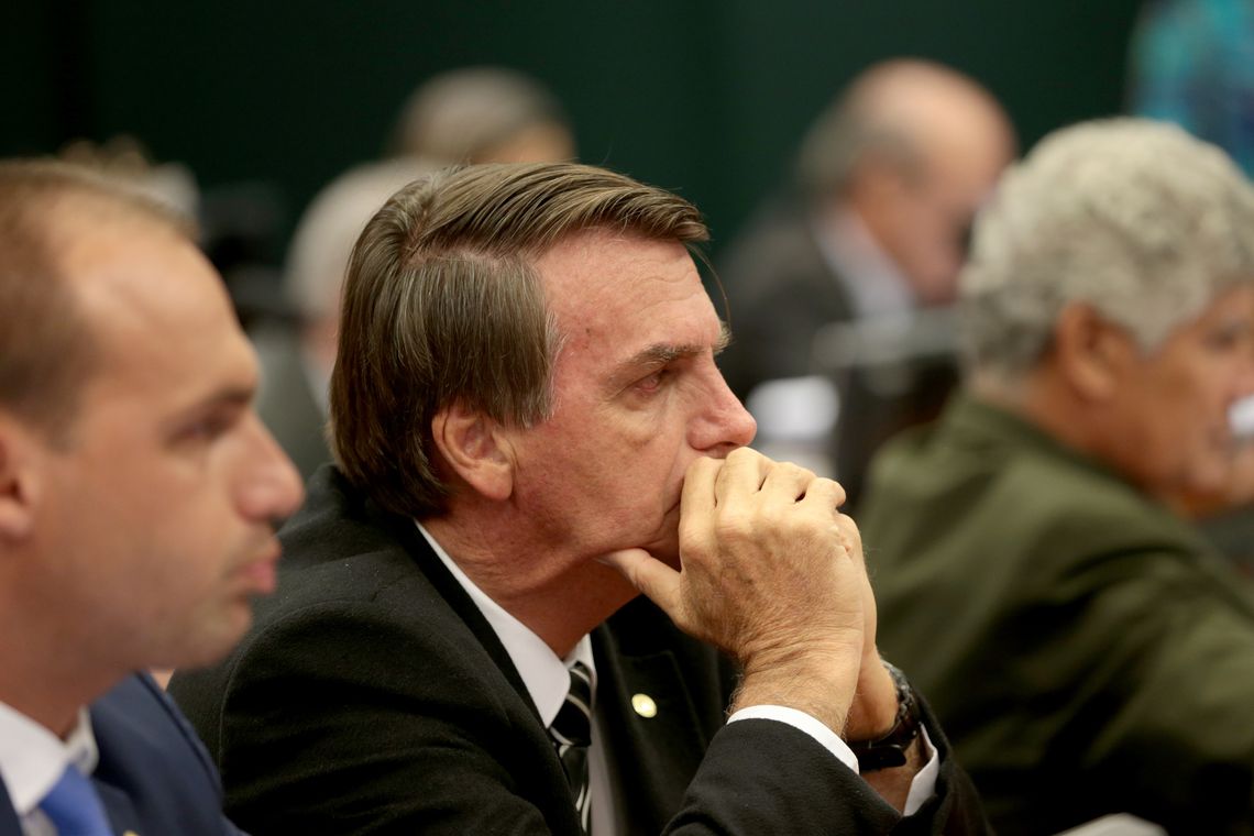 Bolsonaro quer tirar ensino superior do MEC e demolir a Educação