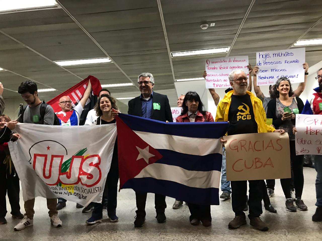 Alexandre Padilha agradece e se despede de médicos cubanos