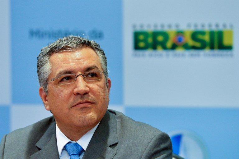 Ex-ministro Alexandre Padilha avalia primeiro caso de coronavírus no Brasil
