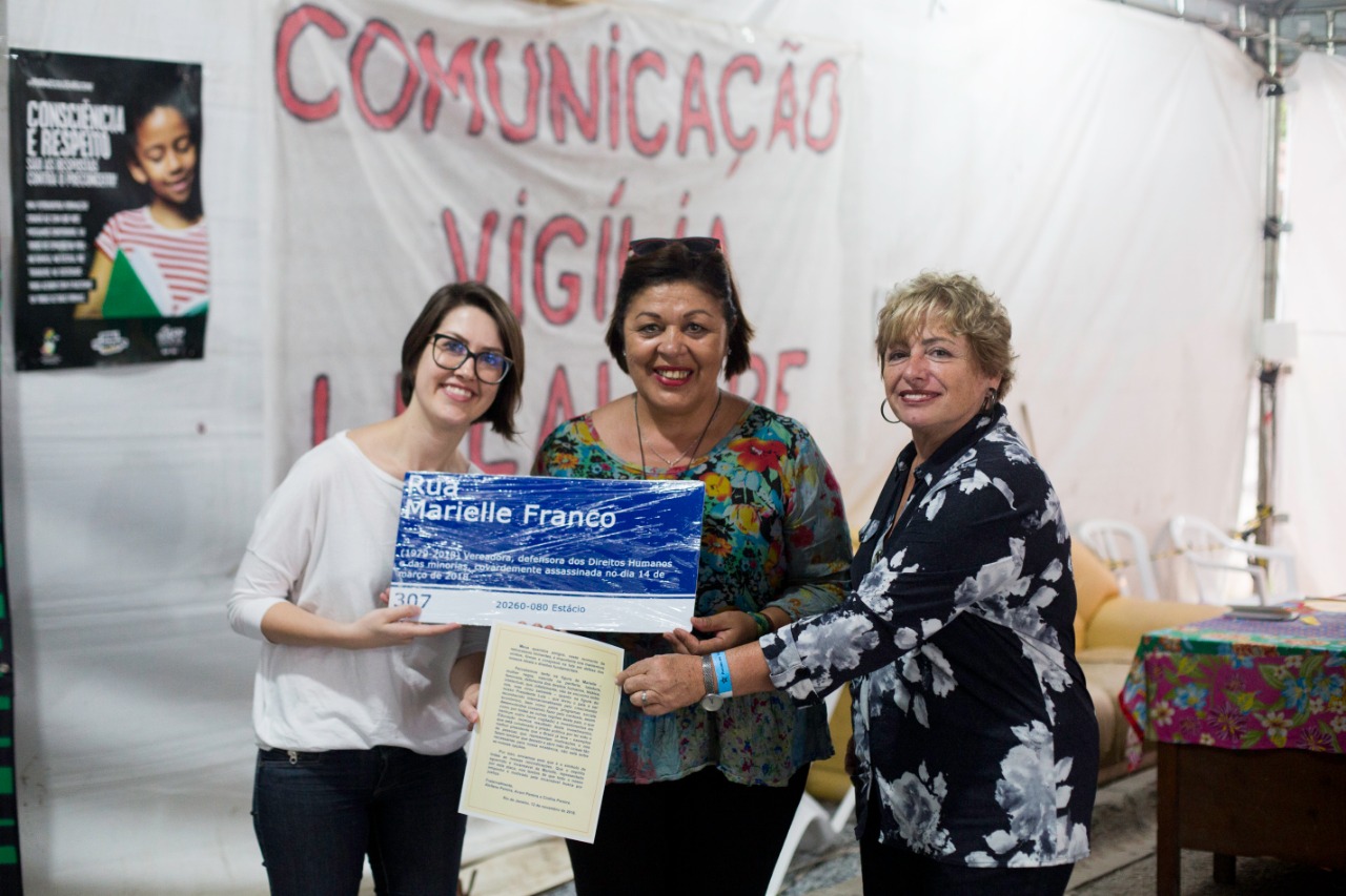Fotos: Vigília Lula Livre ganha placa com o nome de Marielle