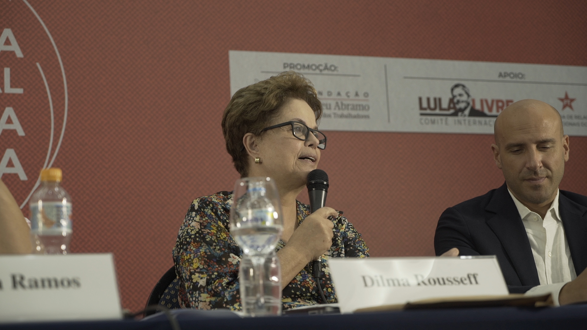 Gleisi, Dilma e petistas debatem atenção à mulher nos governos do PT