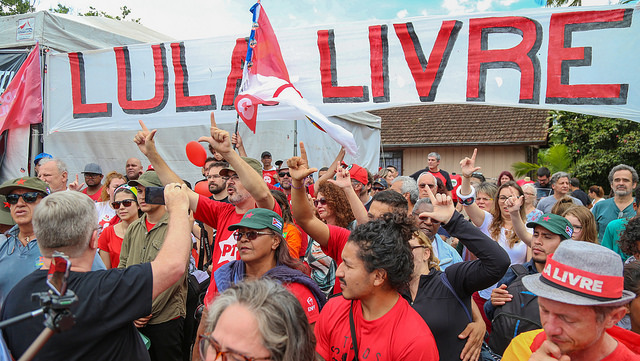 Movimentos populares intensificam a pressão pela liberdade de Lula