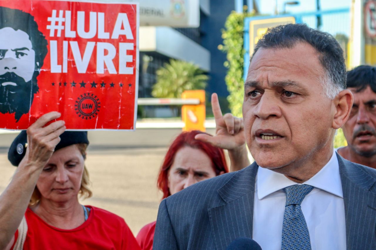 Presença de Lula no velório do irmão é direito expresso, diz advogado