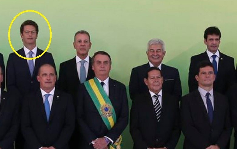 Bolsonaro descumpre Constituição ao nomear ministro sem direitos políticos