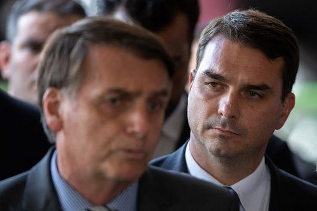 Bolsonaro diz que, se pudesse, teria “cancelado” investigação contra Flávio
