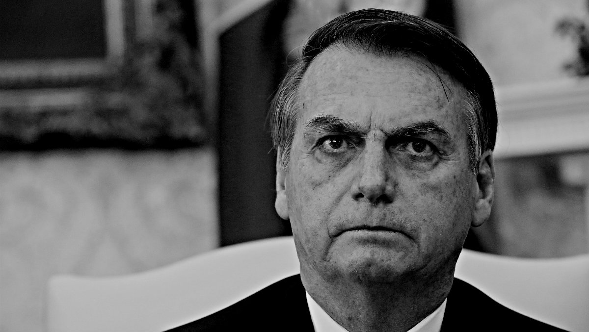 Bolsonaro confirma que distribuiu mensagem em favor de novo golpe