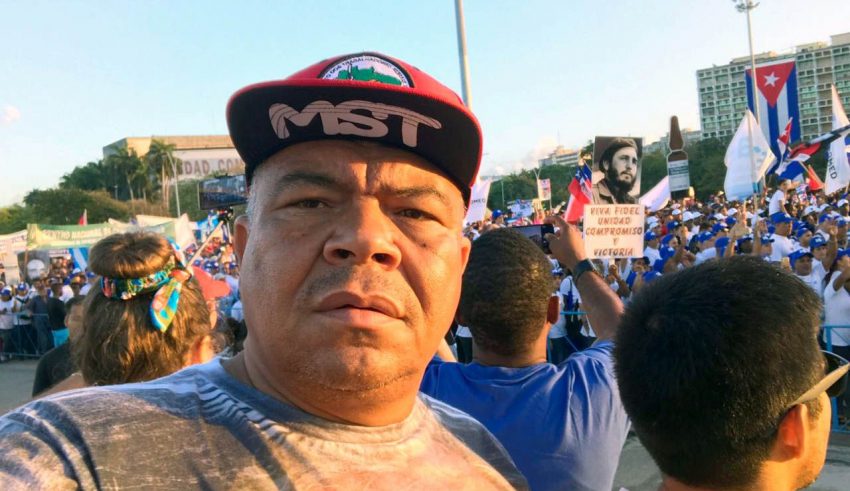 Em Cuba, Valmir Assunção pede unidade e defende trabalhadores