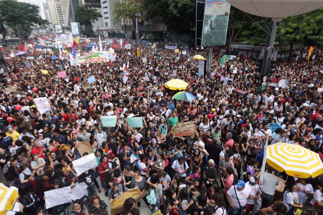 Centrais sindicais vão reforçar protesto do dia 30 convocada pela UNE