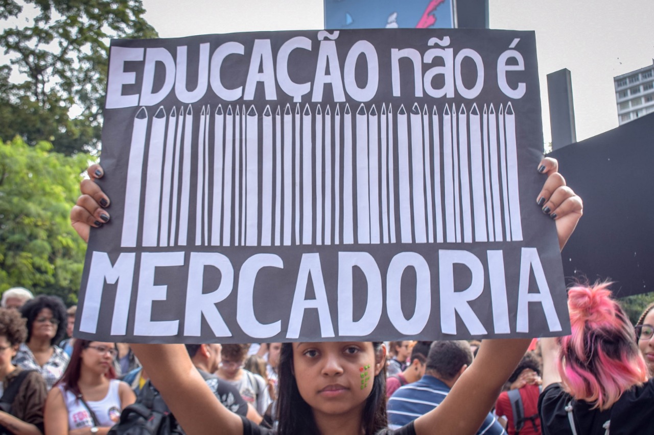 Bolsonaro chama de idiotas sobretudo pobres e negros ao atacar educação