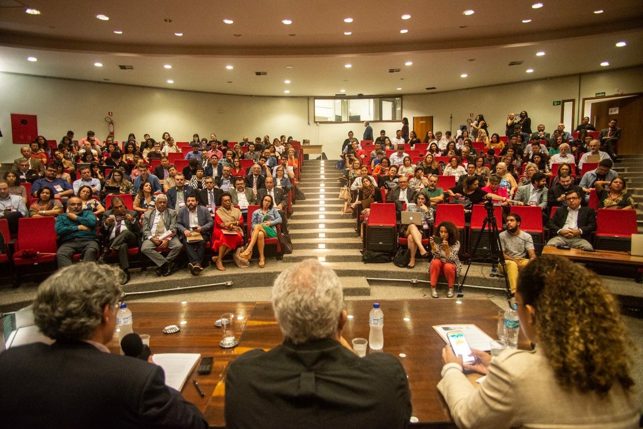 Juristas pela Democracia debatem neoliberalismo e conservadorismo