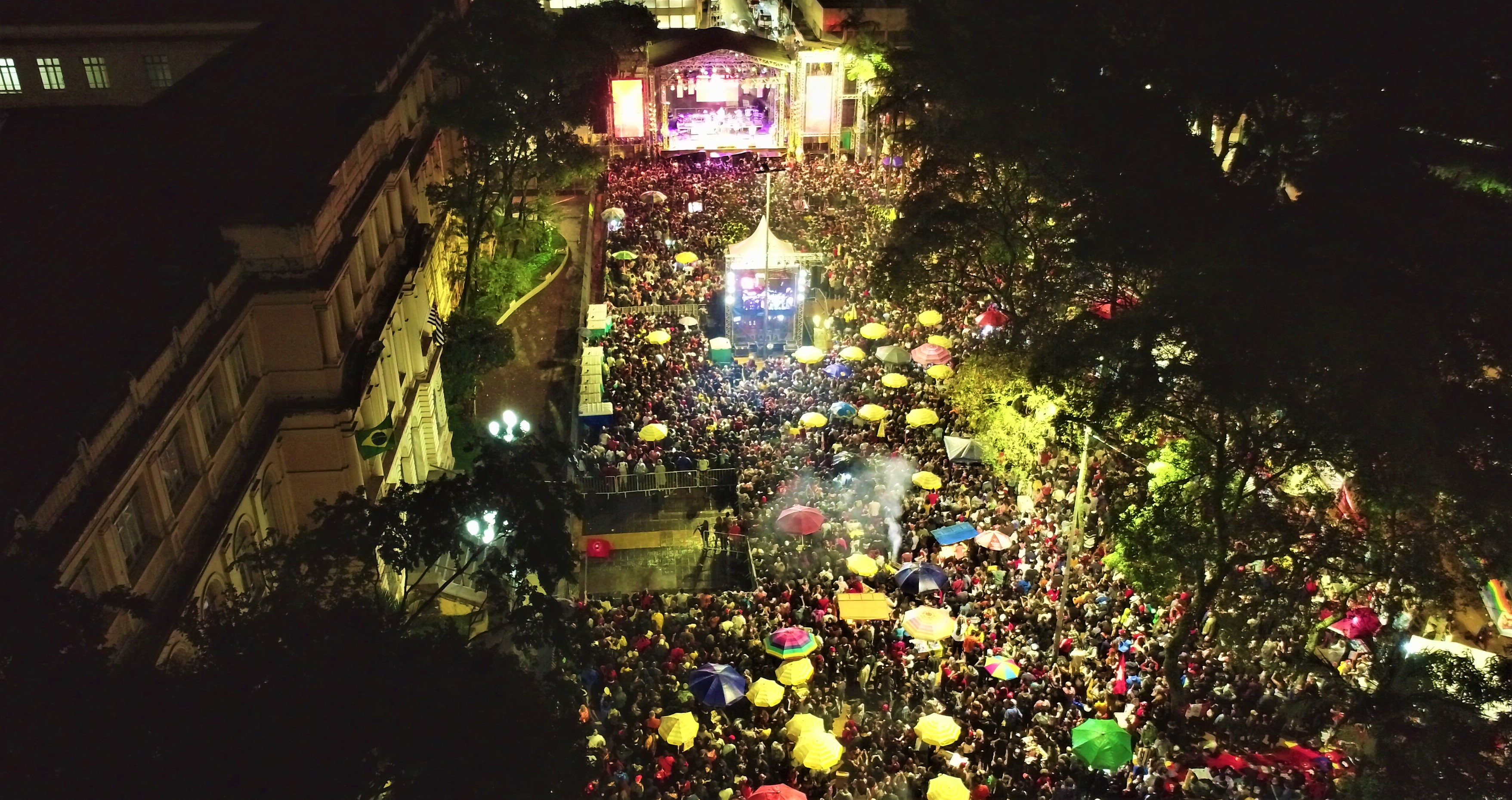 Festival Lula Livre transforma música em símbolo de liberdade e democracia