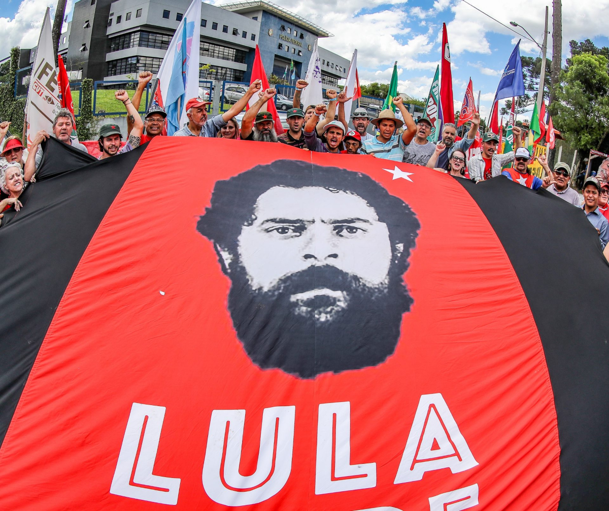 Frente Brasil Popular convoca lutas nos 500 dias de prisão de Lula