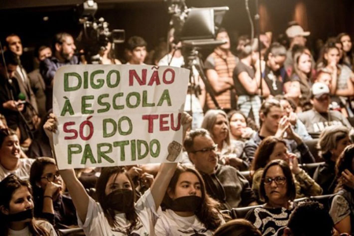 Escola Sem Partido é derrotado na Assembleia do Paraná