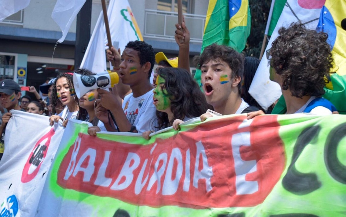 Estudantes vão ao Grito dos Excluídos para denunciar ataques de Bolsonaro