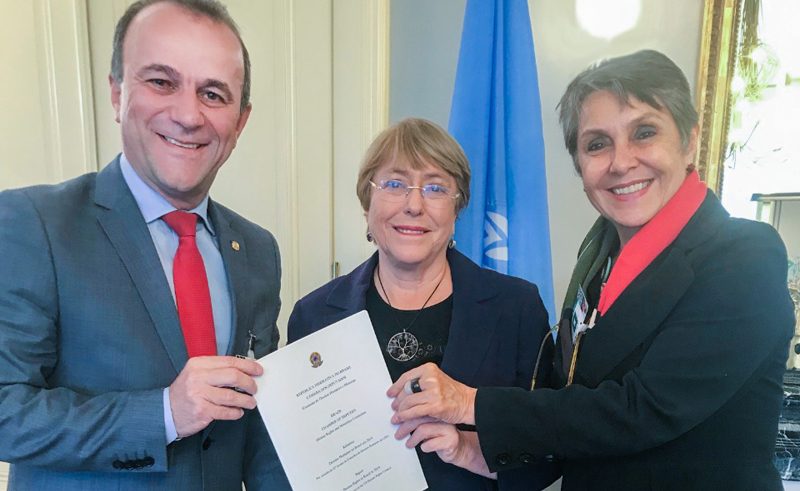 Comissão entrega para Michelle Bachelet relatório sobre violações de direitos humanos no Brasil