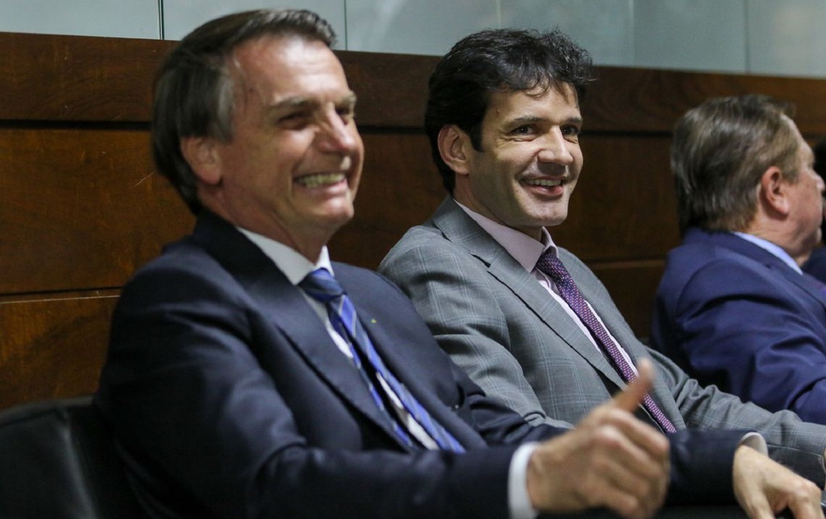 Investigação do ‘laranjal do PSL’ implica Bolsonaro e ministro em caixa 2
