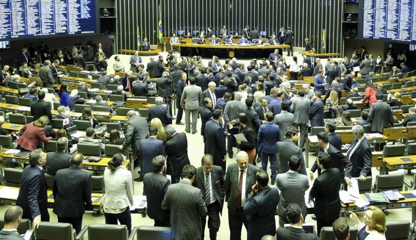 Câmara aprova em 1º turno PEC que cria polícias penais, PT votou a favor