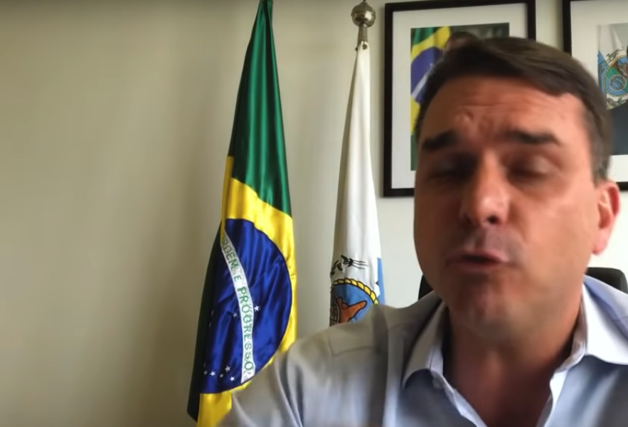 Para MP, Flávio Bolsonaro é chefe de organização criminosa