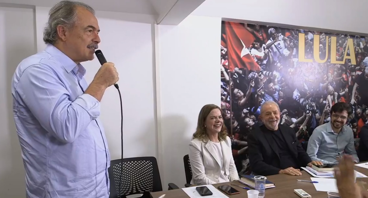 Lula: “não tenho alternativa a não ser lutar em defesa do país e do povo”