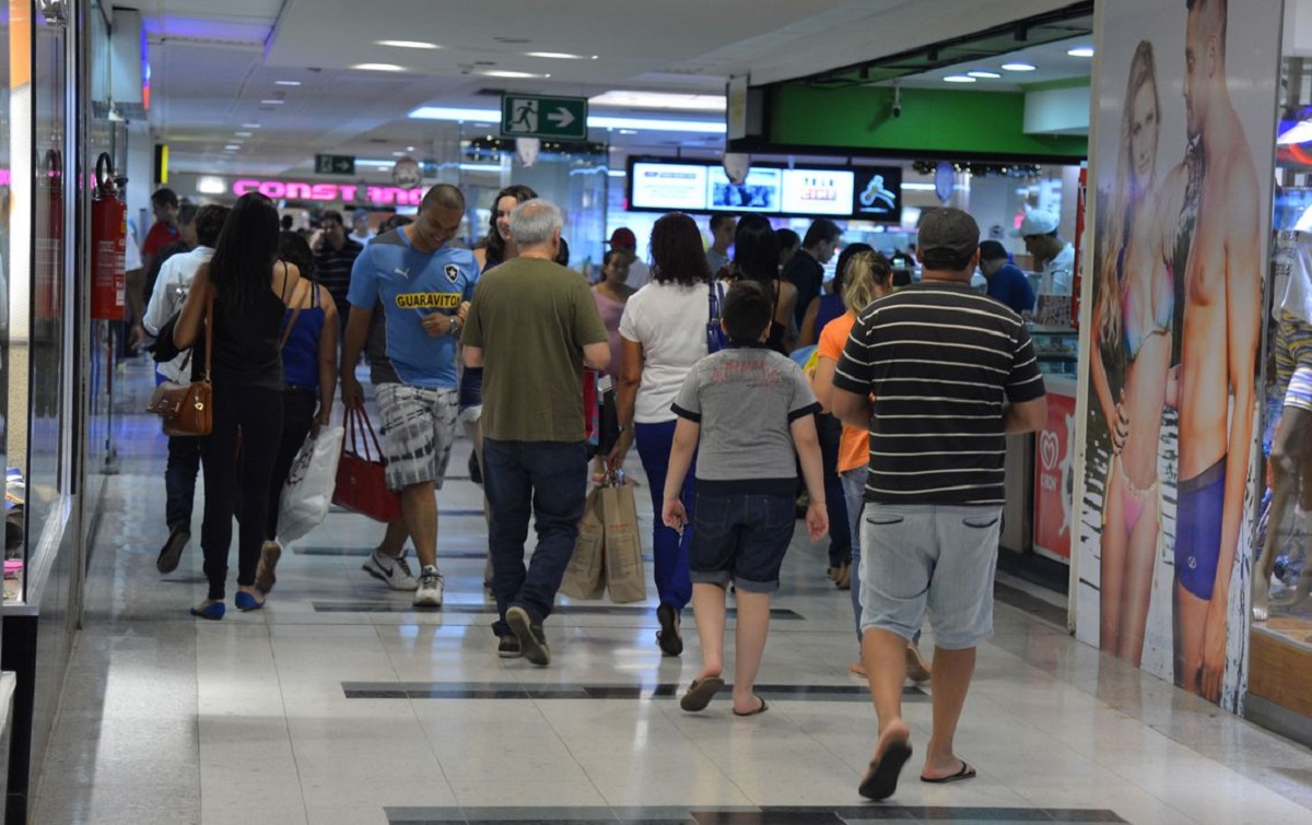 Pequenos lojistas contestam alta nas vendas em shoppings no Natal: ‘fake news’