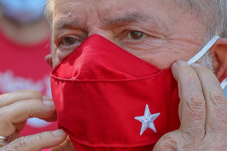 Lula: “Não é possível continuar com um governo genocida como esse”