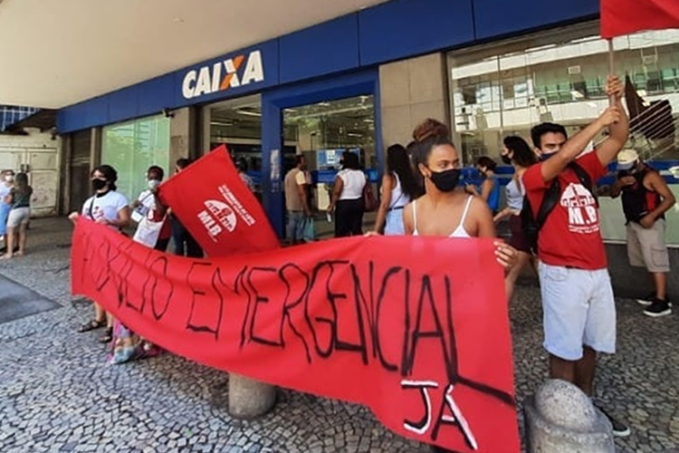 Bolsonaro posterga auxílio para empurrar agenda de retrocessos