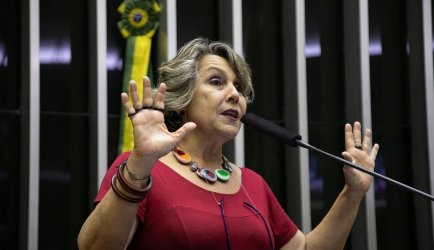 Ação questiona BRB e Flávio Bolsonaro por empréstimo irregular