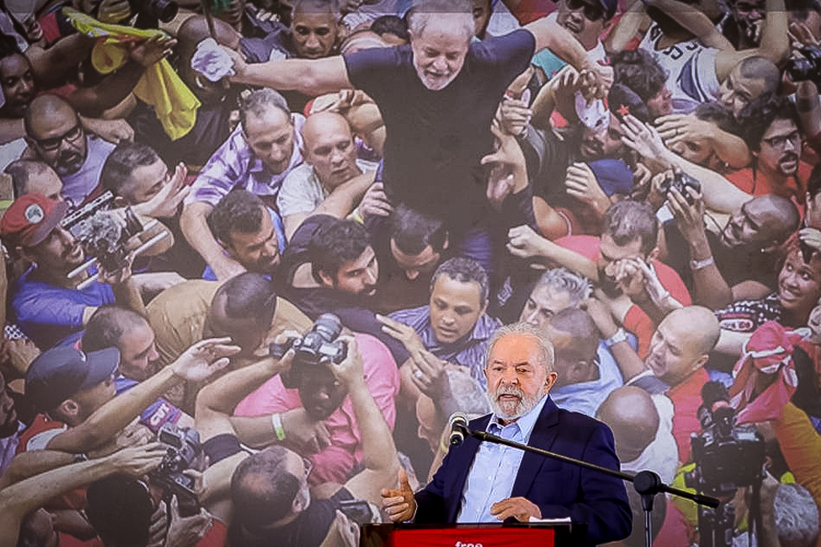 Lideranças destacam democracia e esperança em fala de Lula