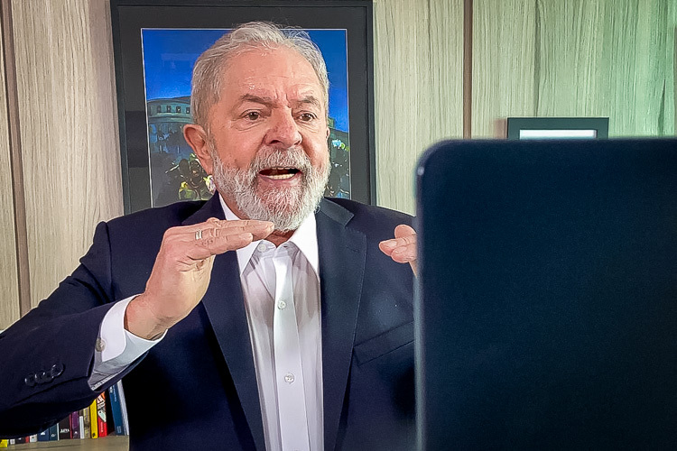 Lula, à CNN: “Bolsonaro está levando o Brasil à miséria”