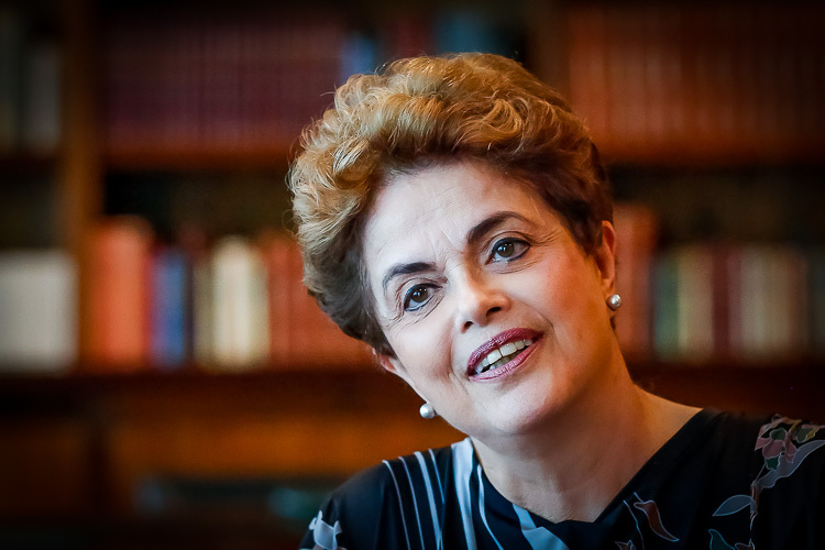 Ex-presidenta Dilma é oficializada presidenta do banco do Brics