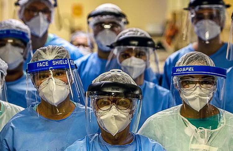 PT defende piso salarial e jornada de trabalho para enfermagem