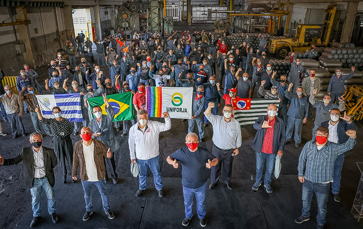 Em visita a fábrica em Diadema, Lula reafirma papel dos trabalhadores