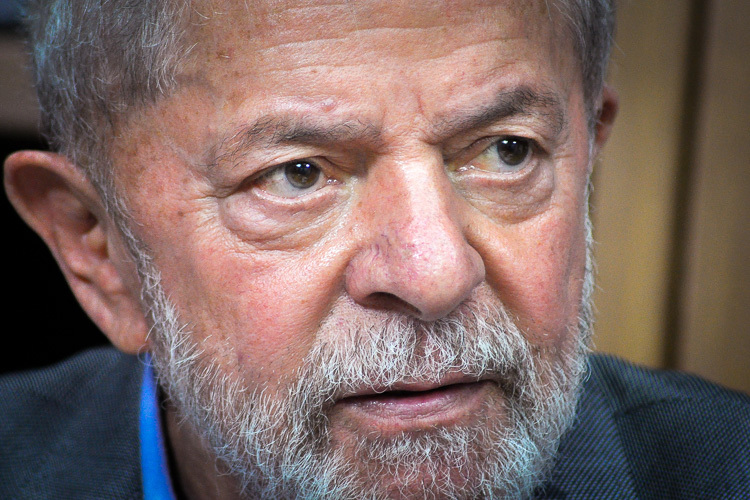 Lula condena e adverte para riscos da privatização dos Correios