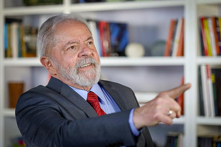 “Minha causa é devolver ao Brasil sua soberania”, diz Lula