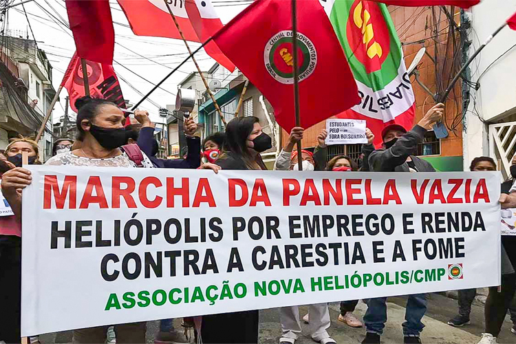 Maior favela de SP reacende ‘Marcha da Panela Vazia’ contra fome e Bolsonaro