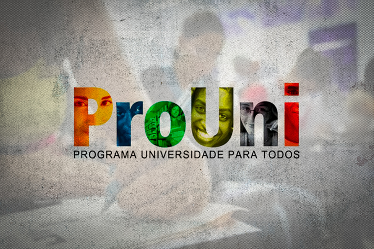 Bolsonaro quer destruir ProUni para atacar juventude mais pobre