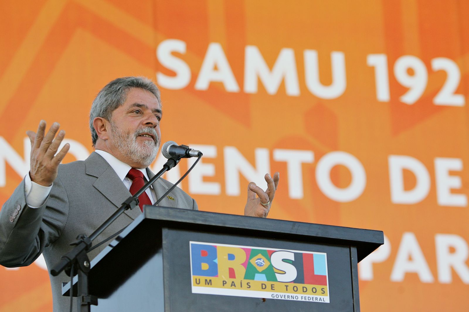 Lula atualiza debate sobre pandemia com ex-ministros da Saúde